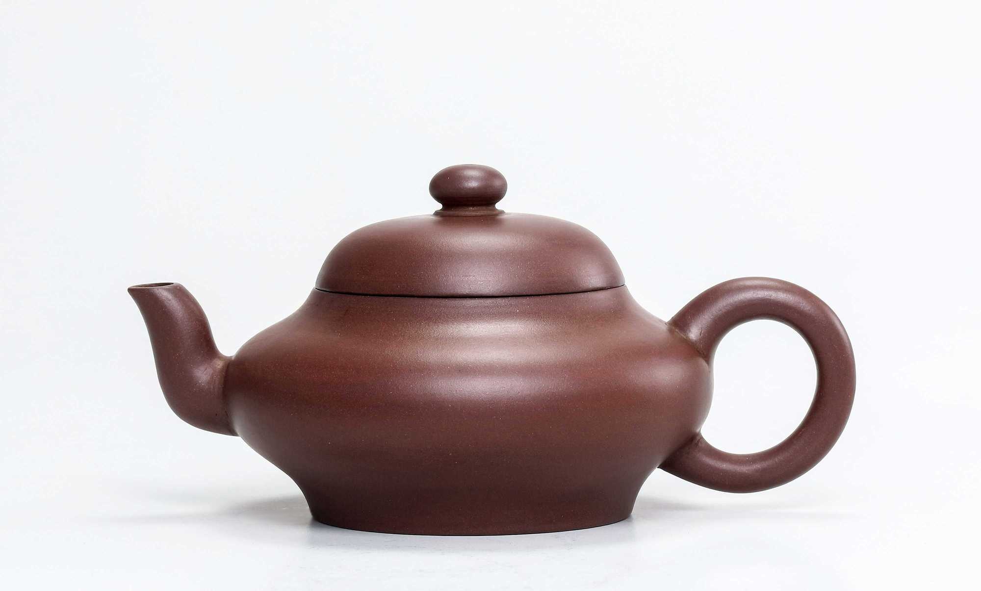 清 孟臣款诗句紫泥扁圆壶