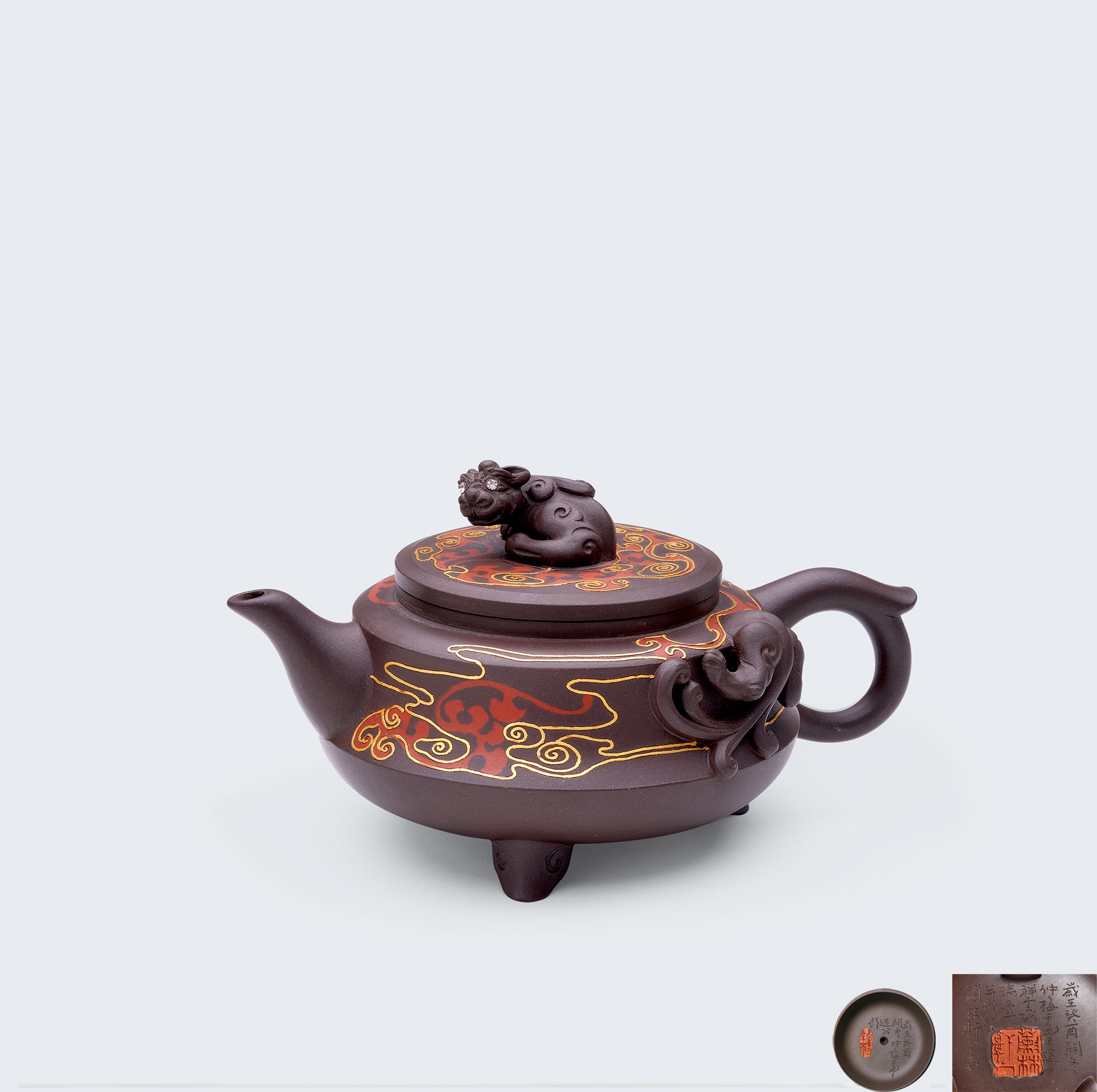 当代 鲍仲梅制祥云献瑞壶